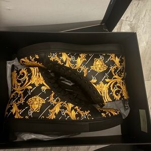 Authentic men’s Versace sneakers